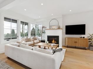 230 E 28th St, North Vancouver, BC V7N 1C2