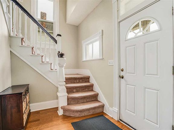 3rd image of 6110 Elizabeth Ave