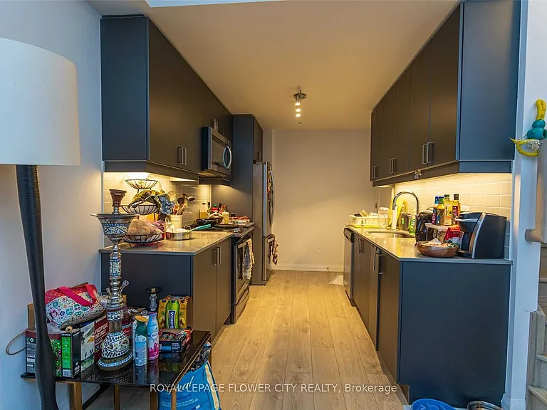 1050 Portage Pkwy W #Townhouse 37 — Photo 10