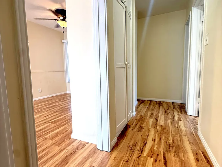 1721 N Glenoaks Blvd — Photo 11