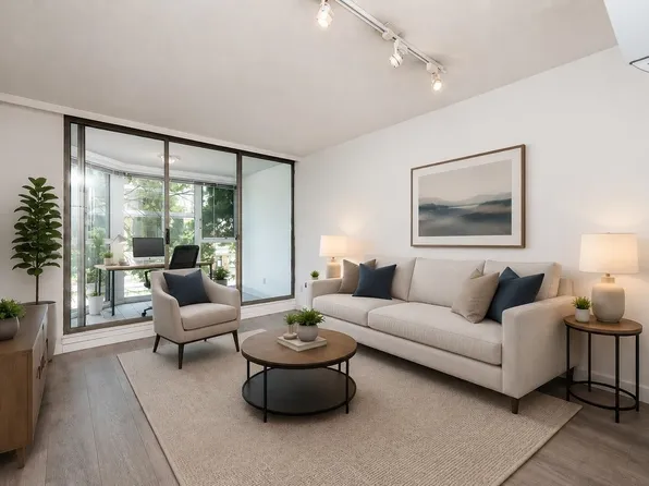 888 Pacific St #305, Vancouver, BC V6Z 2S6