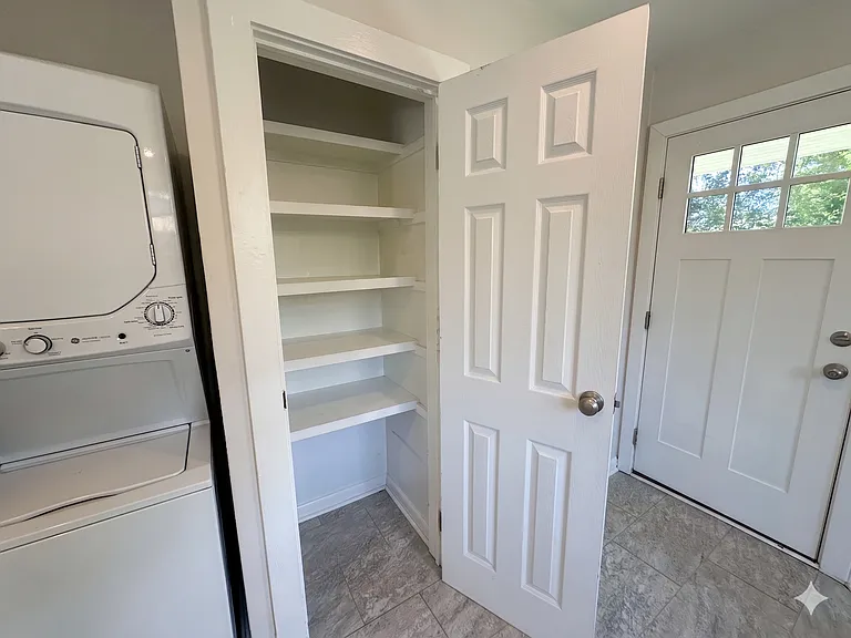 806 Bladen St — Photo 10
