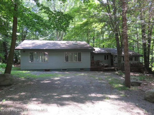 10 Tamarack Dr, Clifton Township, PA 18424