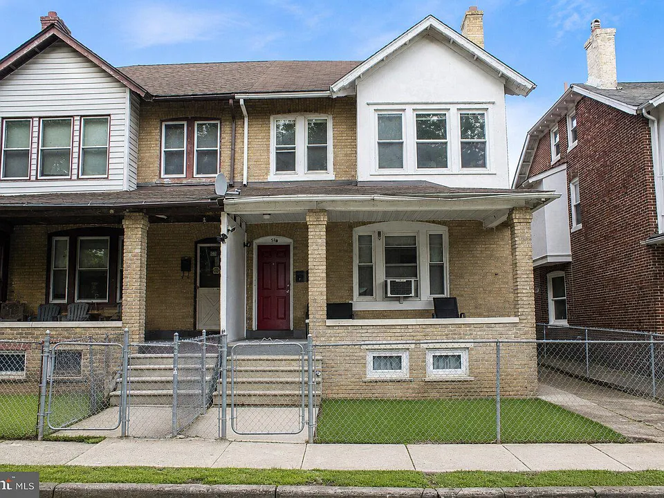 58 Elmhurst Ave #2