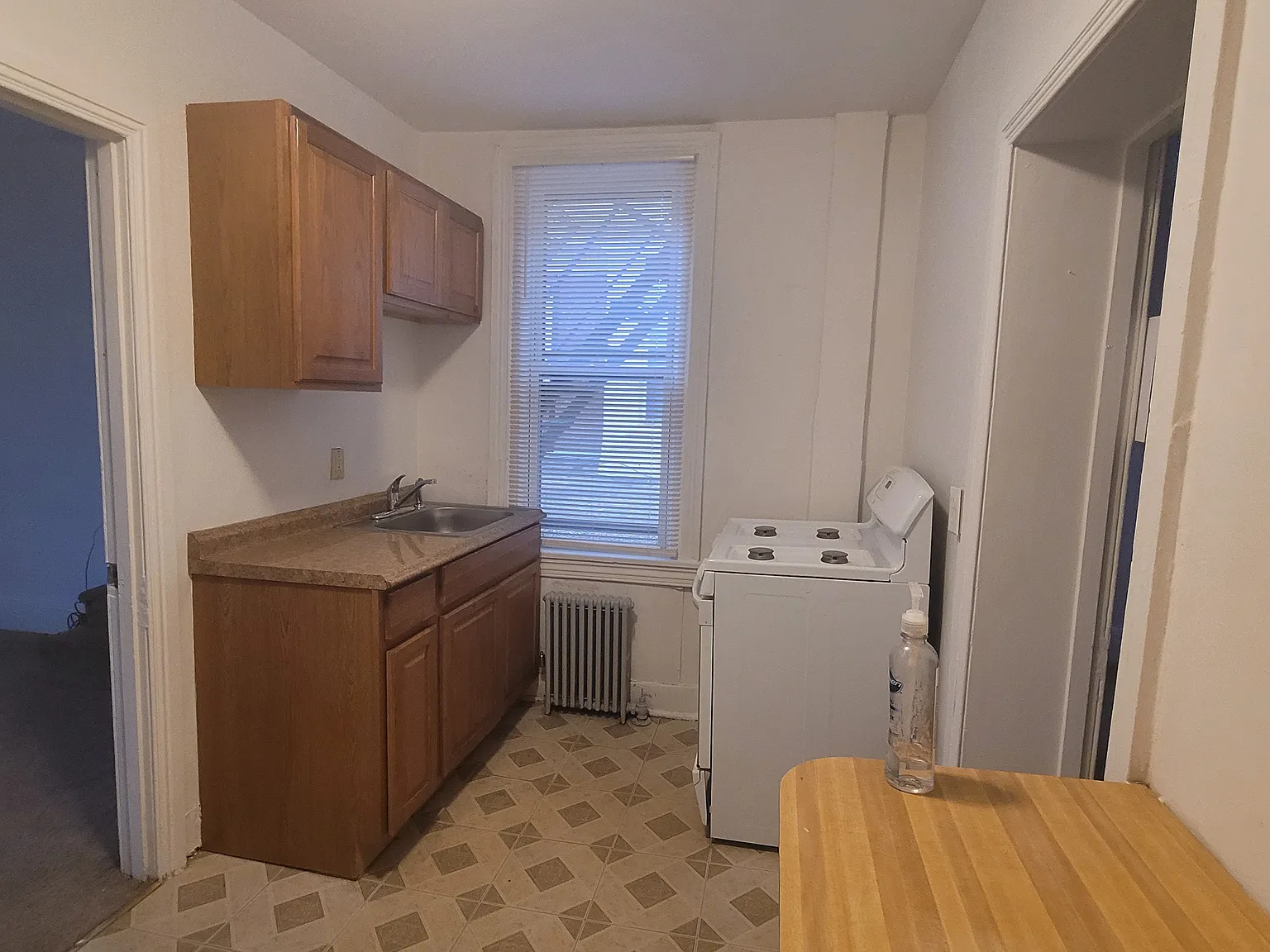 2 bed, 1100 sqft, $1,600 — Photo 3