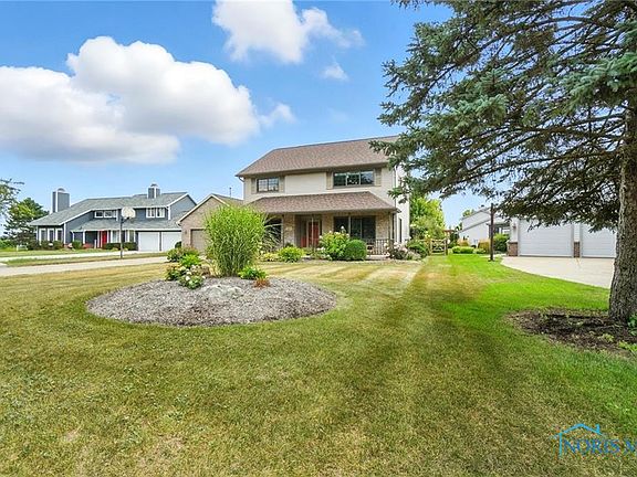 2nd image of 1616 Oakwood Ct
