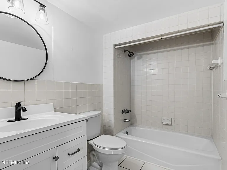 214 Margaret St — Photo 19