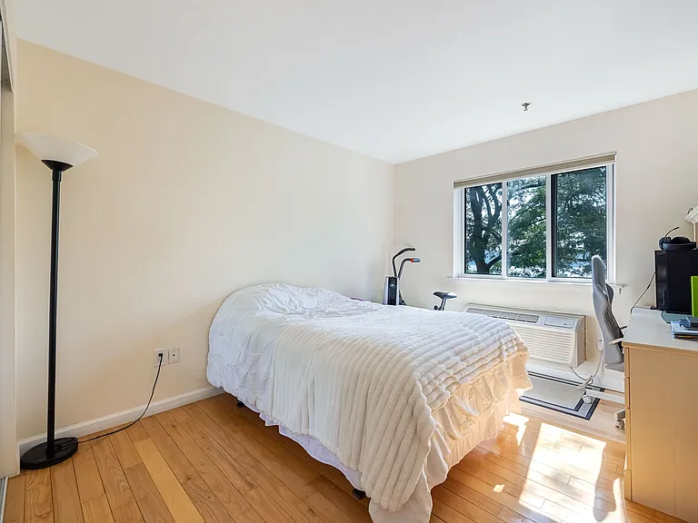 10 Palisade Ave #4C — Photo 12