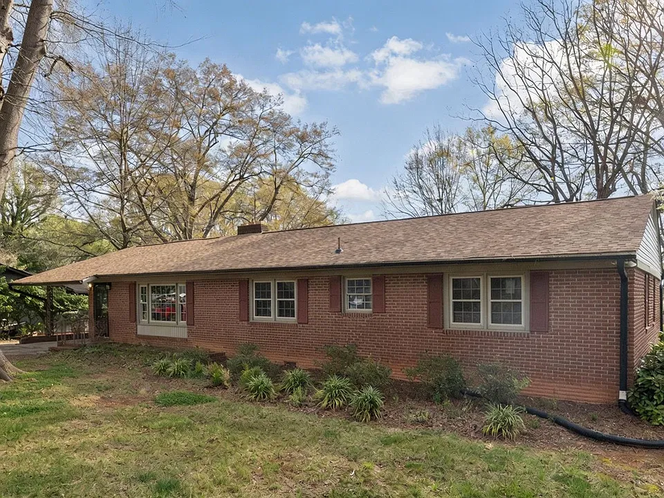 420 Downey Pl