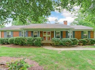 5011 Edinborough Rd, Greensboro, NC 27406