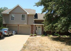 1st image of 3302 N 37th Ter