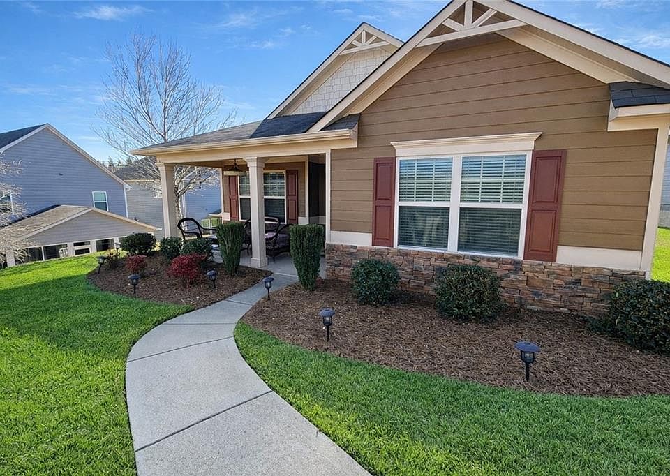 1st image of 431 Parkstone Dr