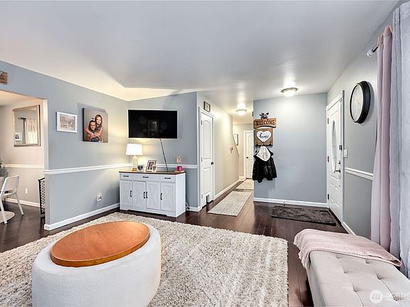 4th image of 5232 Brady Place SE