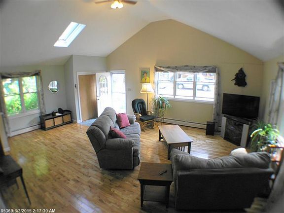 3rd image of 1 Woodland Ave
