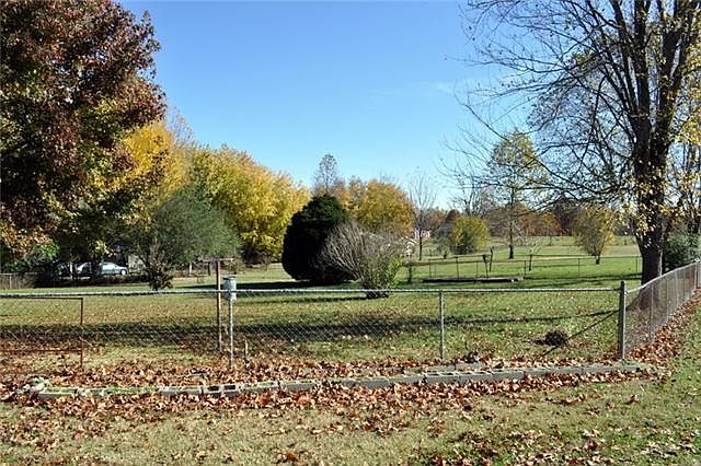 2nd image of 1414 Jones Rd