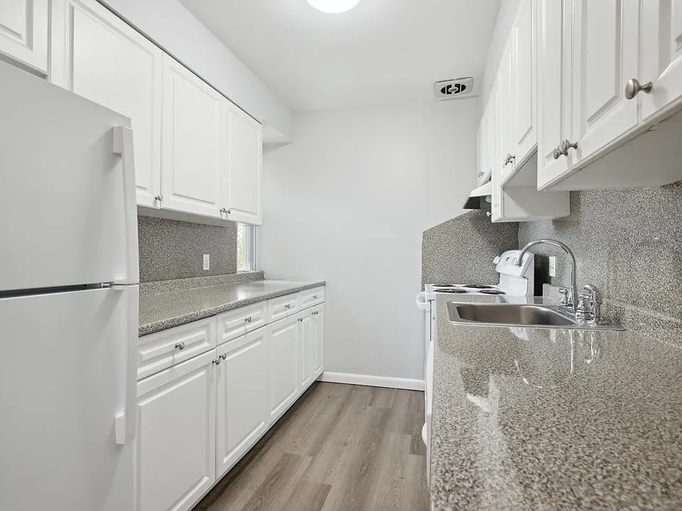 Golden Hill Apartments