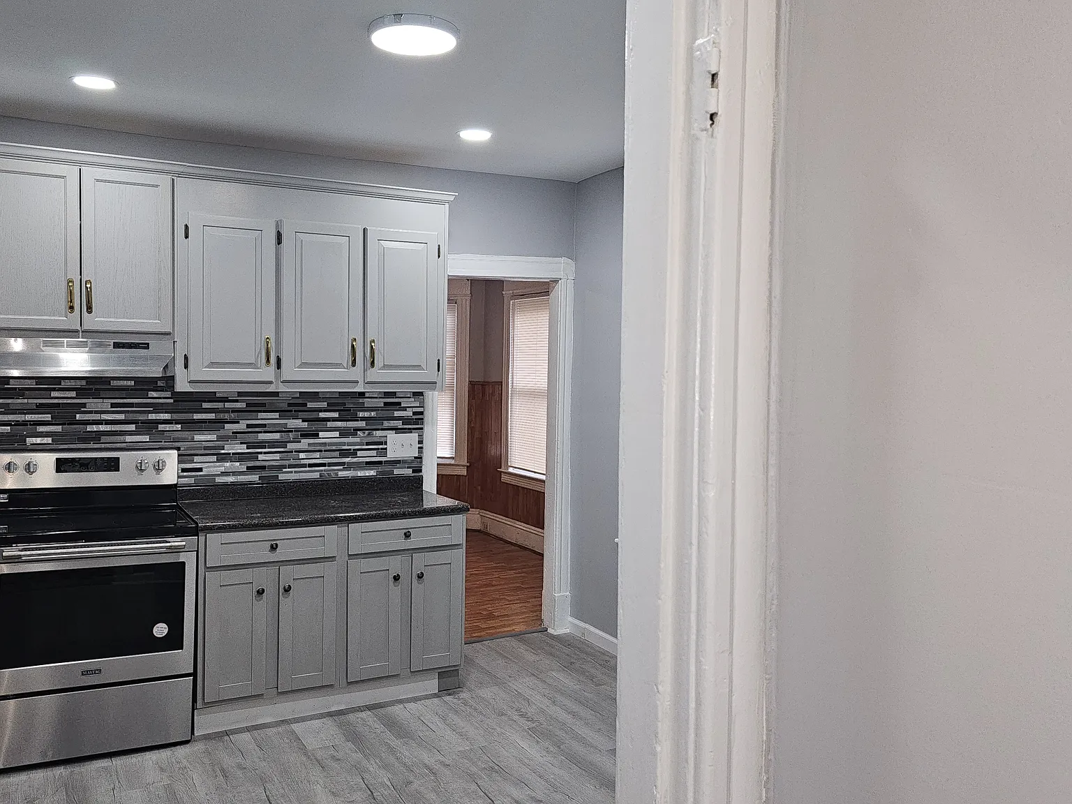 5 bed, 2000 sqft, $2,500 — Photo 2