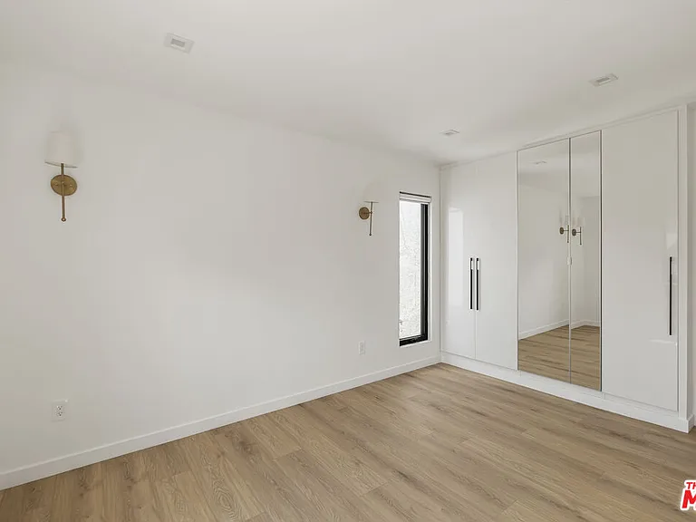 1265 Keniston Ave — Photo 23