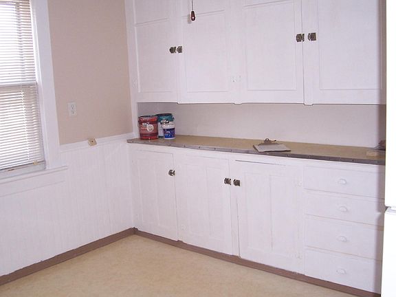 5th image of 589 Parkside Ave