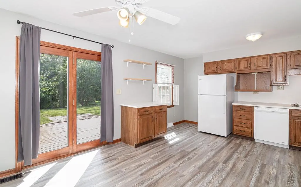 614 Park Ridge Drive — Photo 4