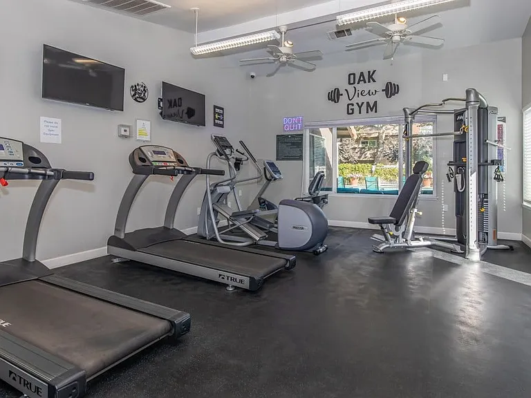 Oak View Apartments — Photo 9
