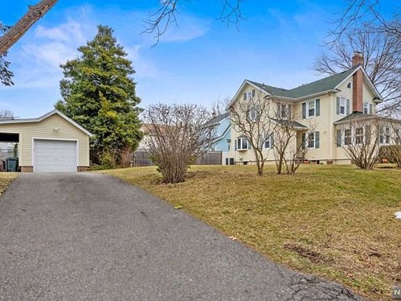5th image of 48 Clairmont Ave