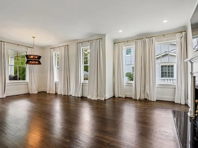 2140 Fairhaven Cir NE — Photo 3