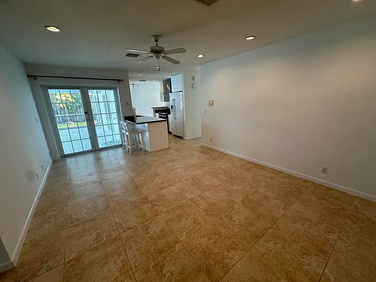 11261 NW 42nd St — Photo 17