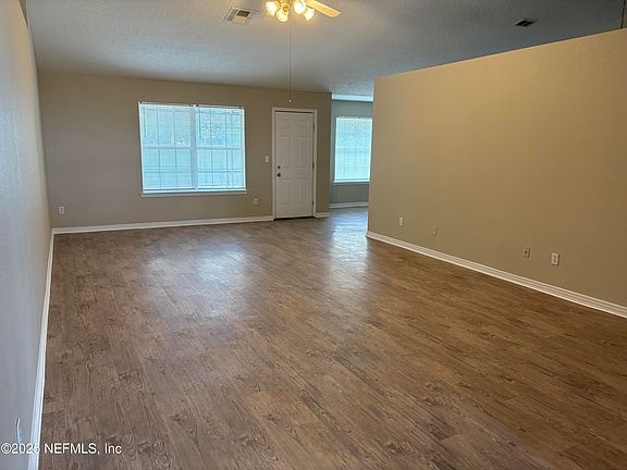4th image of 229 CAROLINA JASMINE Lane