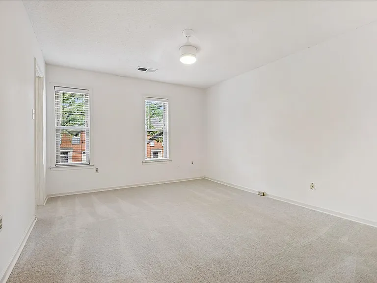 1694 Belvedere Ct — Photo 17