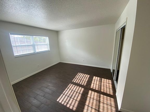 5th image of 808 Grand Central St #11