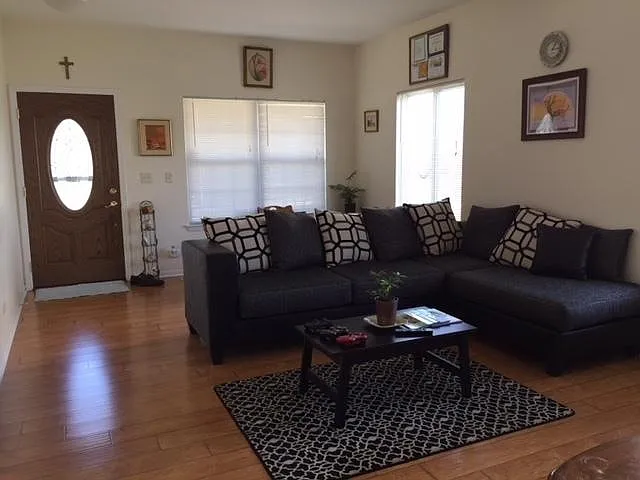 latest picture of the living room but its unfurnished curren