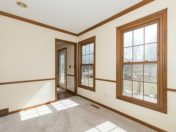 4th image of 420 Montague Dr