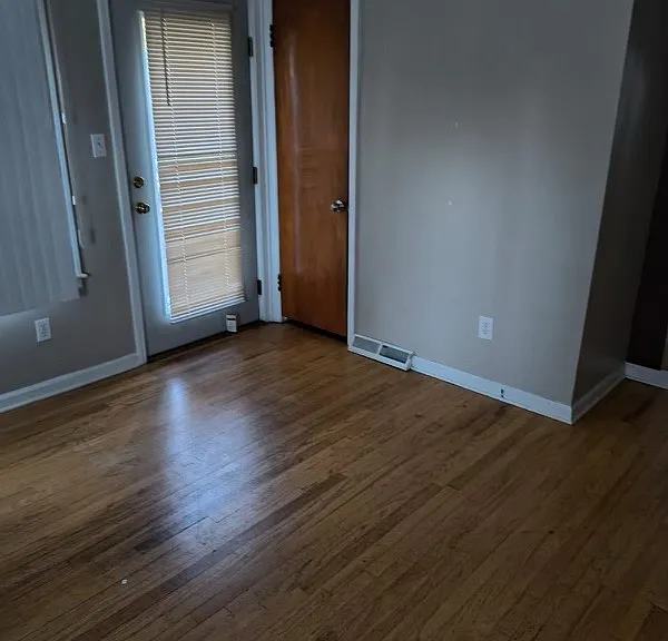 618 Whitney St — Photo 6