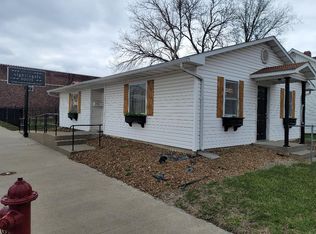 215 E Broadway St, Brunswick, MO 65236