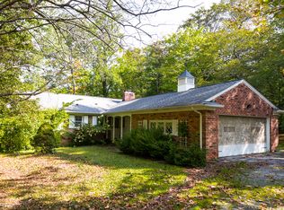 12073 Parker Dr, Chesterland, OH 44026