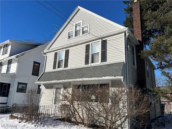 165 Portage Dr, Akron, OH 44303