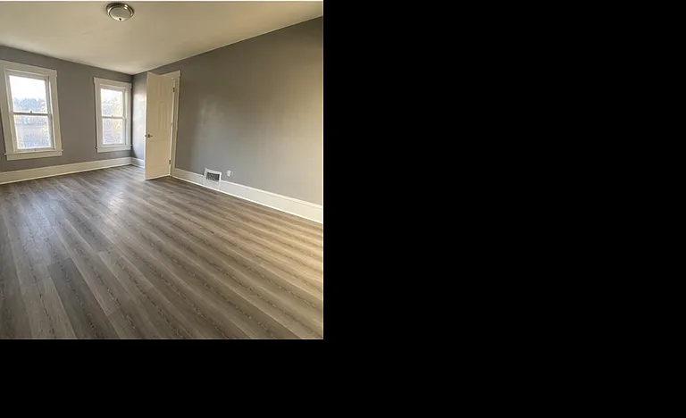 4019 Newark Ave #4 — Photo 3