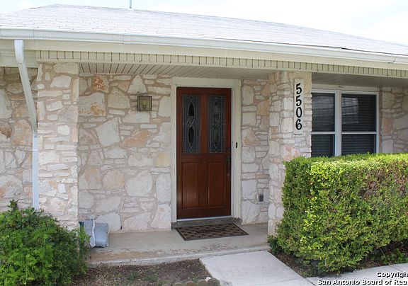 3rd image of 5506 Castle Pond Dr