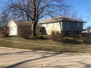 1380 39th Street Pl, Marion, IA 52302