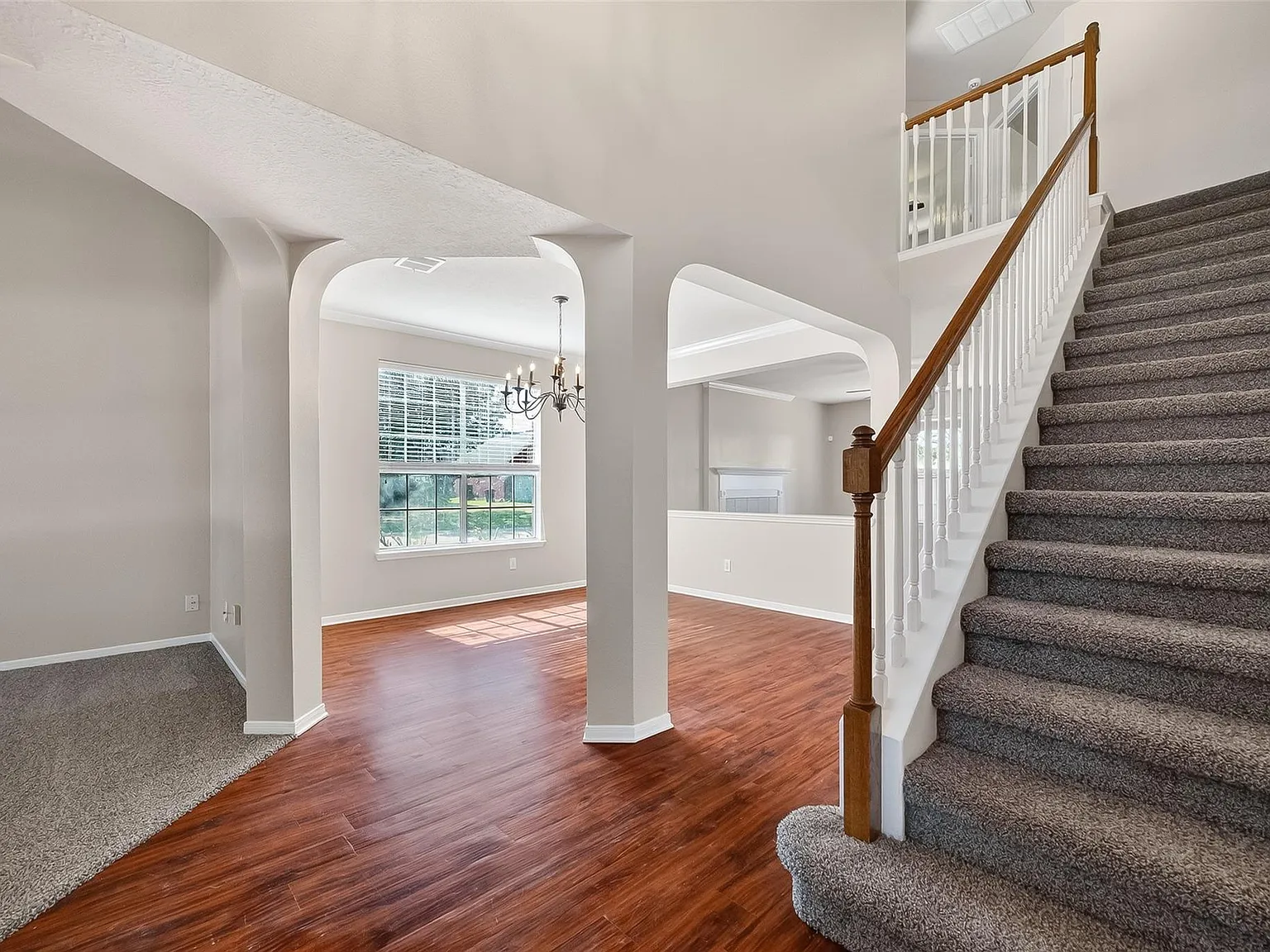4 bed, 2.5 bath, 2527 sqft, $2,725 — Photo 3