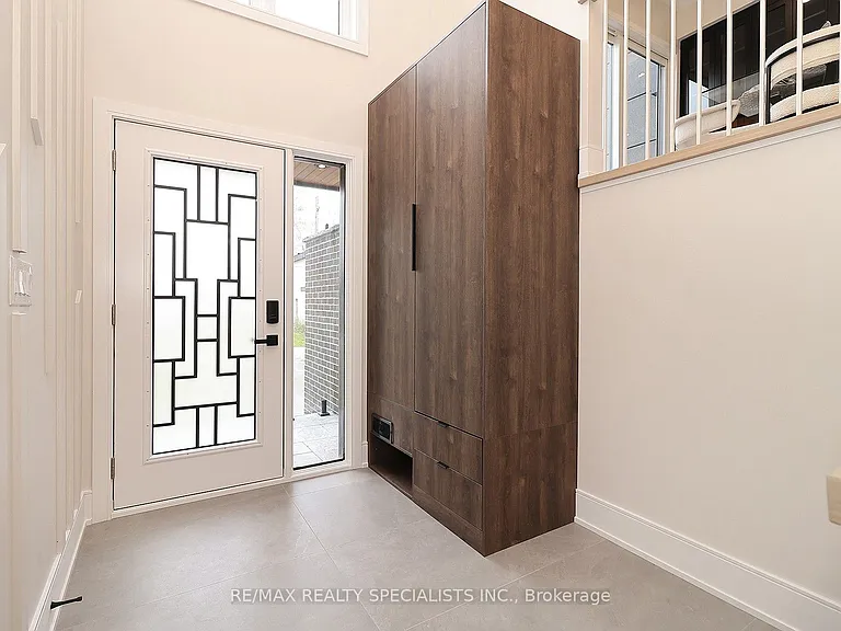 1046 Roosevelt Rd — Photo 17