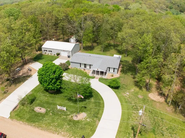 20957 Deer Haven Dr, Warsaw, MO 65355