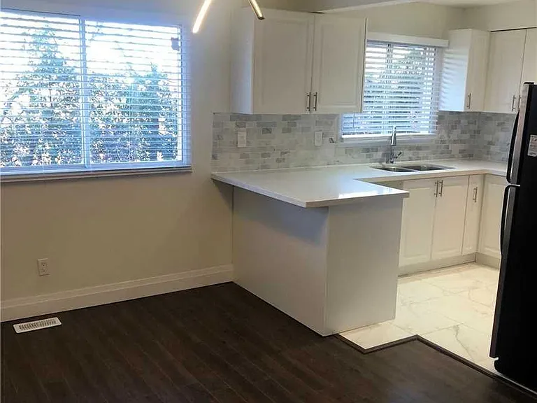 2295 Marine Dr #8 — Photo 10