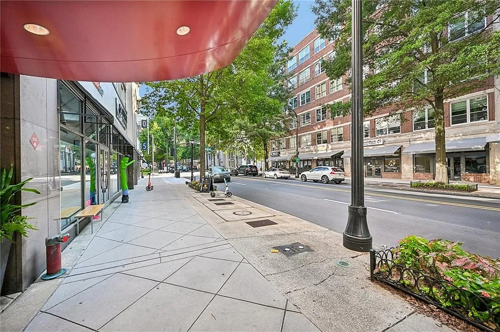 2 bed, 2.0 bath, 1550 sqft, $4,100 — Photo 2