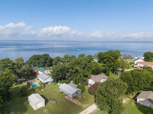 297 Vicki Dr, Livingston, TX 77351