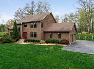 15 Campgaw Rd, Mahwah, NJ 07430
