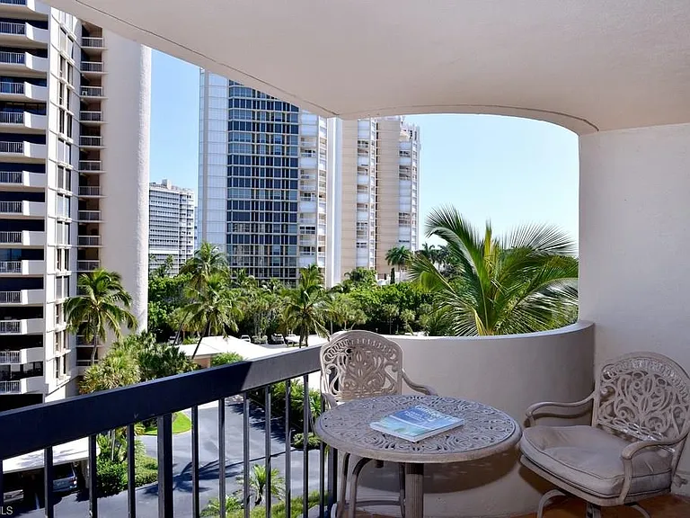 4001 Gulf Shore Blvd N #500 — Photo 3