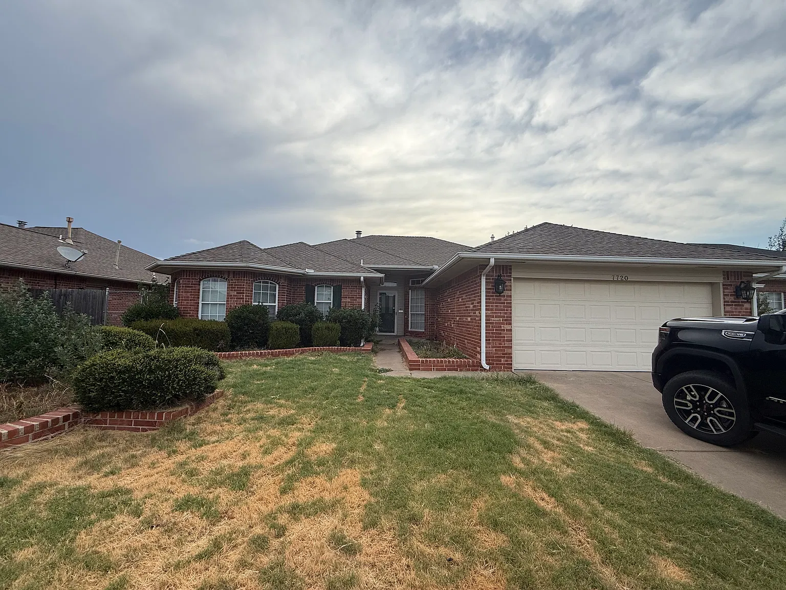 3 bed, 1999 sqft, $1,900 — Photo 2