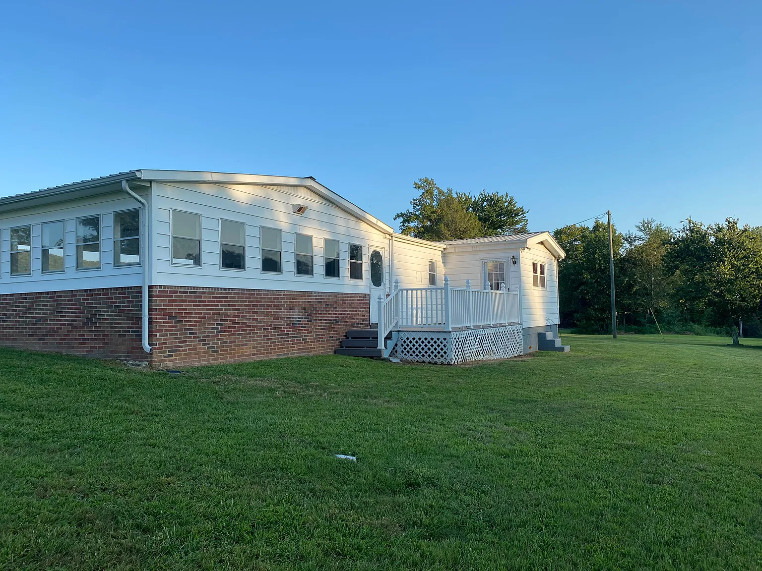 3 bed, 1300 sqft, $1,000 — Photo 2